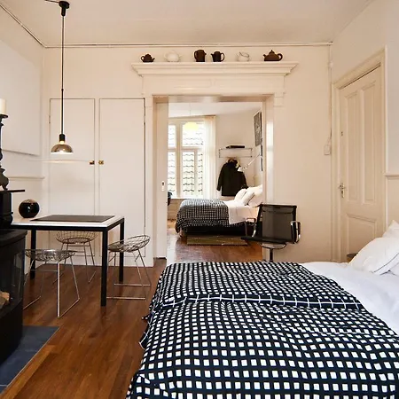 فندق مبيت وإفطار Marcel's Creative Exchange 3*